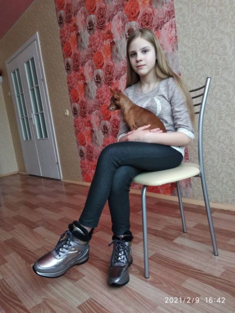 Передача зимней обуви для подростков детским домам семейного типа