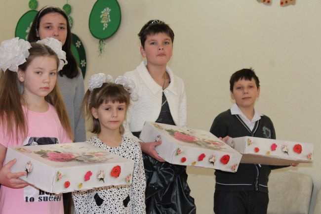 Новогодние подарки для детей из детского дома №5 г. Минска
