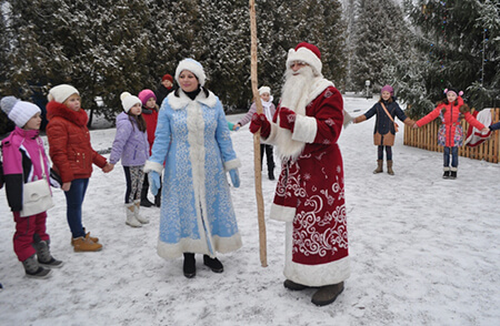 Дети на новогодней сказке в Станьково.